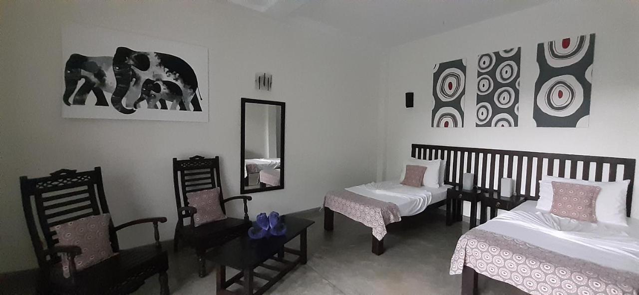 Nil Menik Villa Bentota Buitenkant foto