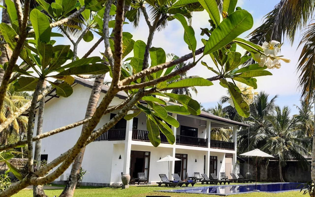 Nil Menik Villa Bentota Buitenkant foto